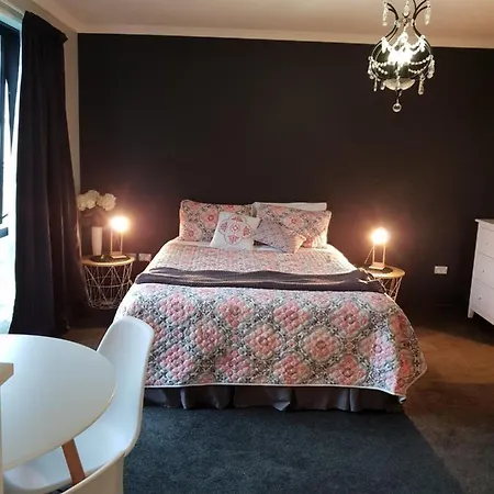 The Blackhouse Guesthouse Hokitika Exterior photo